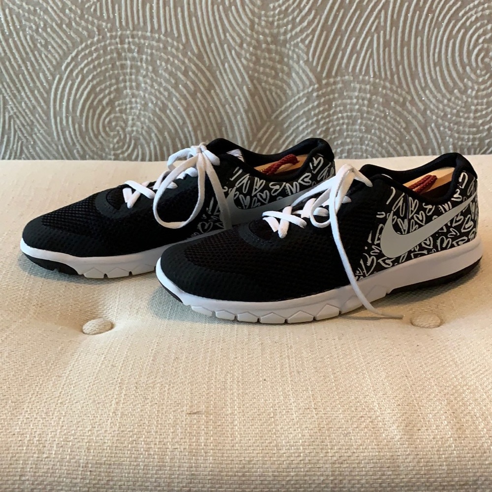 Nike Flex Experience Tennis Shoes, Youth Size 5.5
